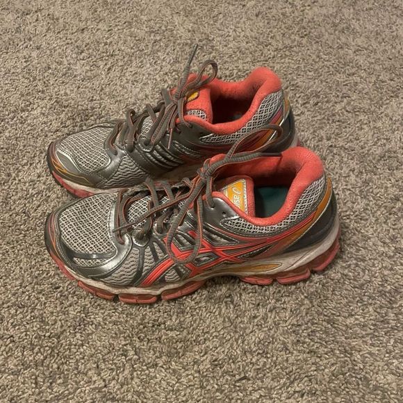 Women's size 7.5 EUC athletic sneakers running shoes ASICS brand - Picture 4 of 12